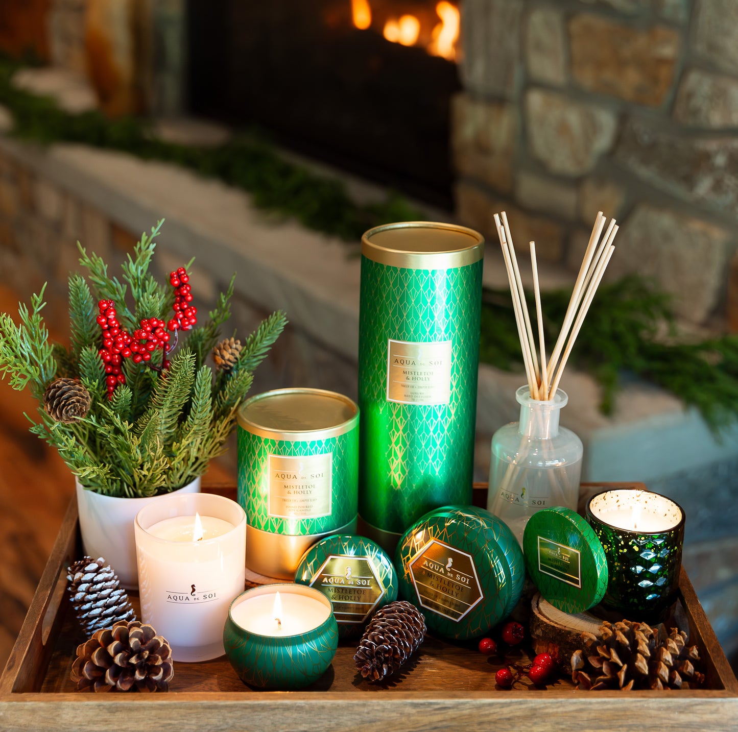 Mistletoe & Holly | 9oz Travel Tin (Green)